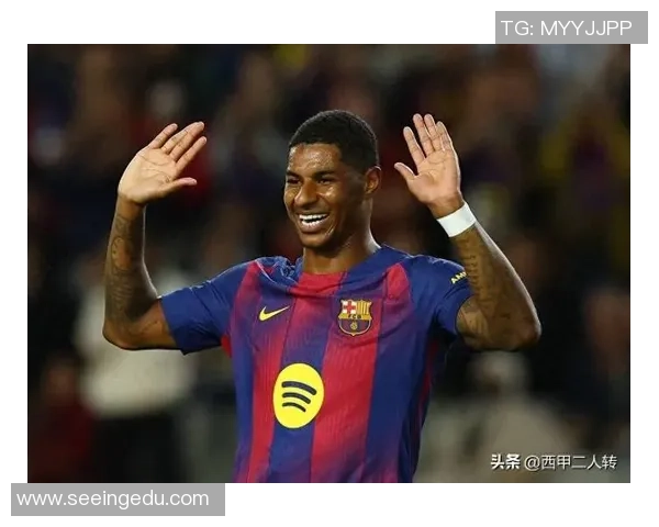 日本足球明星加盟巴萨引发热议球迷期待新赛季精彩表现